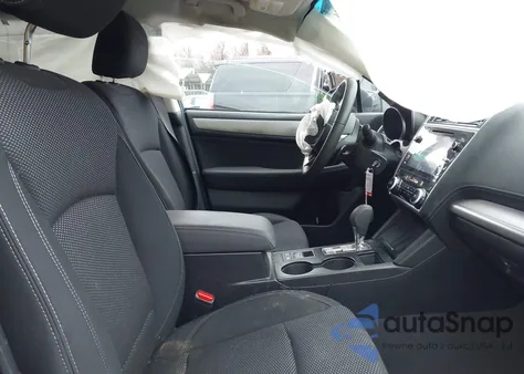 2019 Subaru Outback 2.5I Premium из США, поврежденный, VIN 4S4BSAFC0K3382523